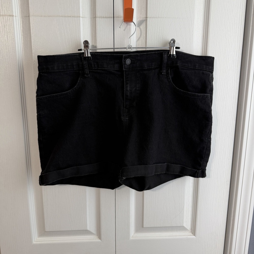 Old Navy Black Denim Shorts Women's Size 16 Travel Beach Vacation Cruise
